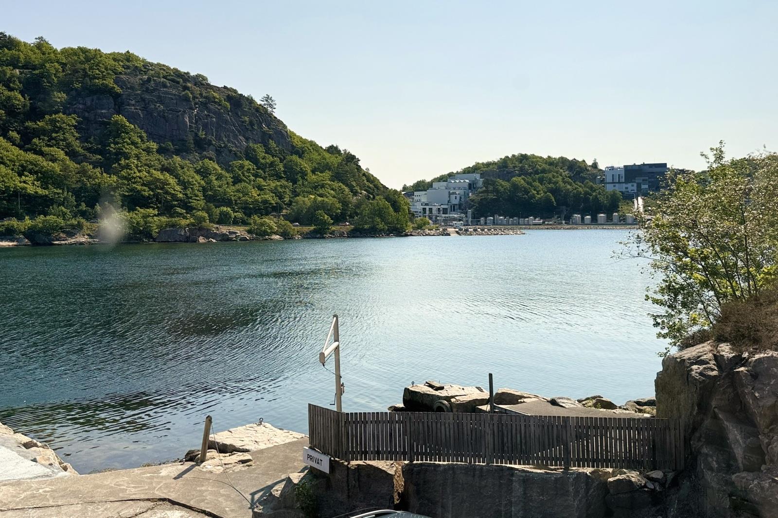 Blick, vor dem Haus