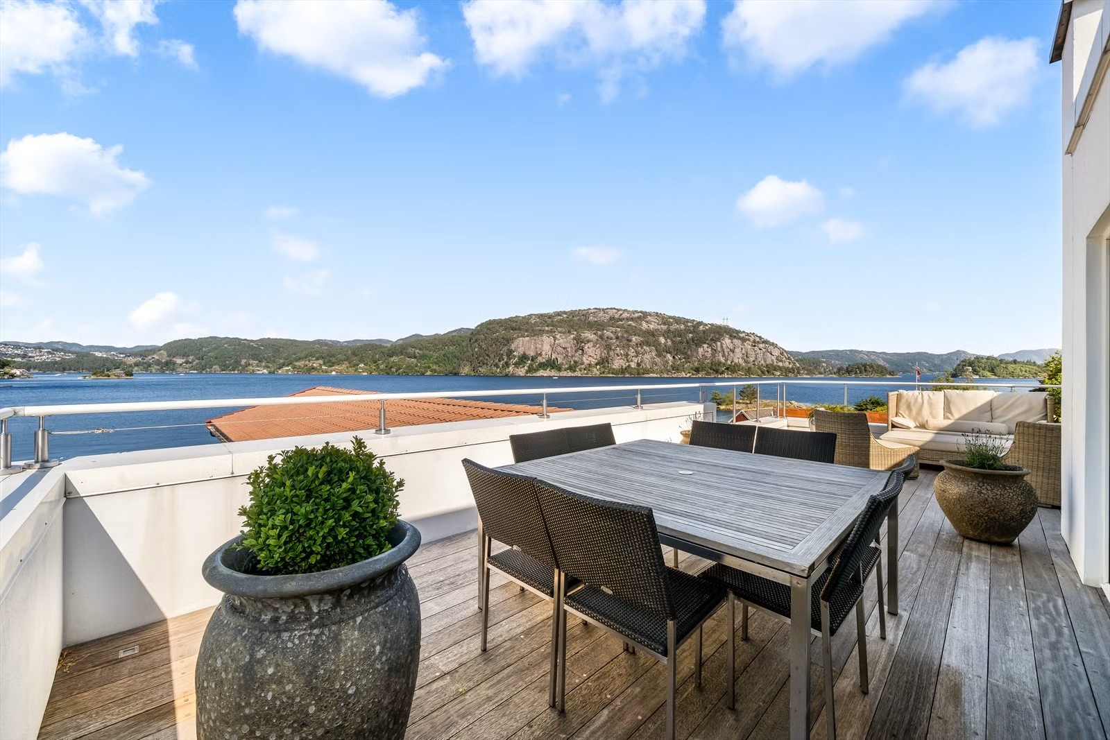 die große Dachterasse, Ferienhaus Nordic Pearl in Fjellsa bei Flekkefjord
