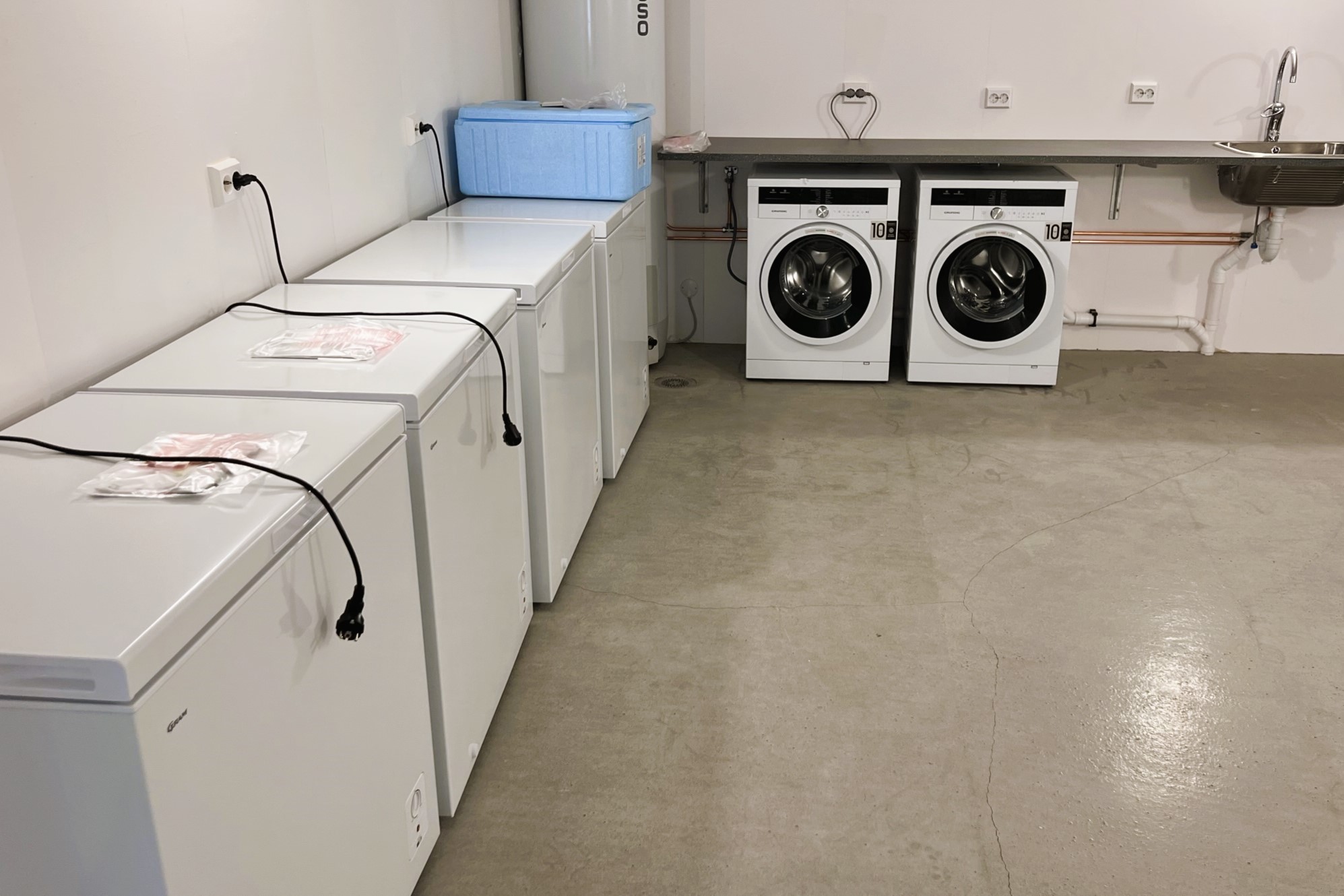 Wasch- und Kühltruhenraum