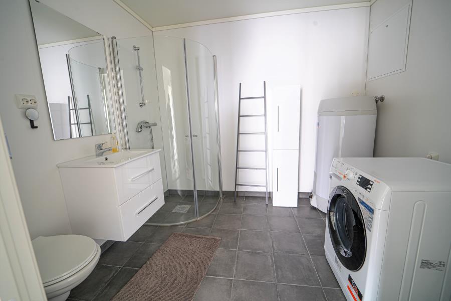 Bad 1 mit Dusche WC, Beispielbild