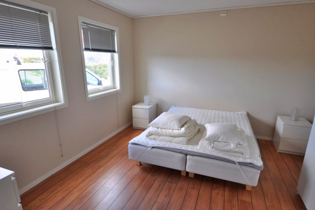Schlafzimmer 1