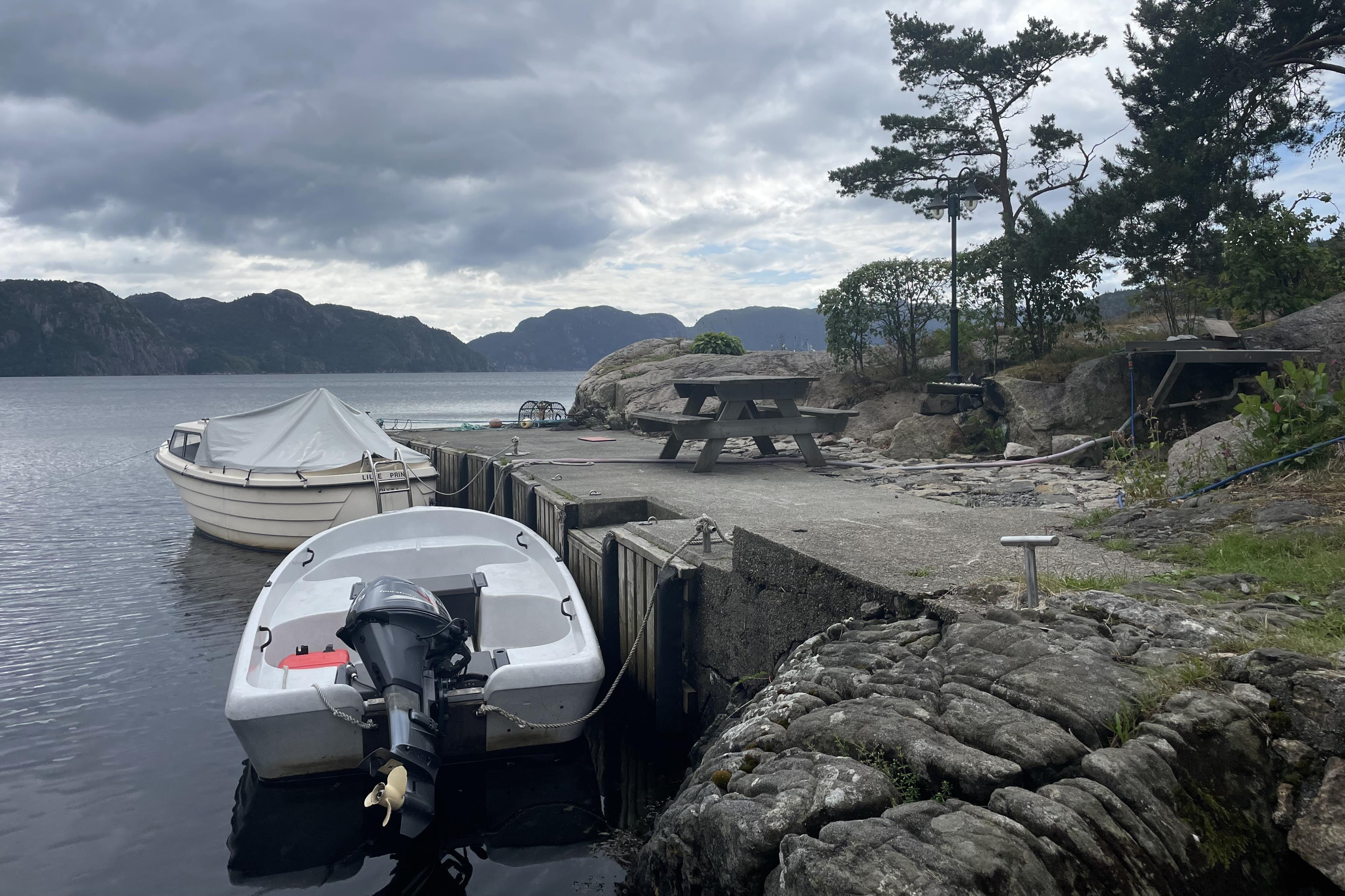 Bucht vor dem Haus mit Inklusivboot Pioneer15