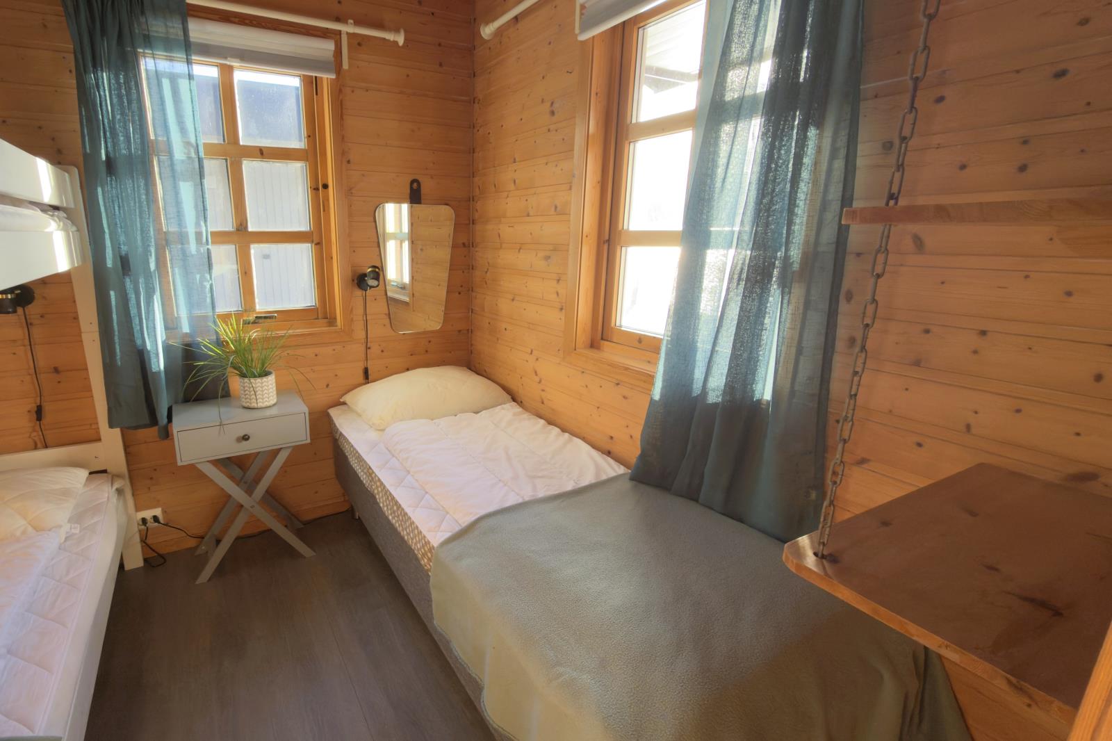 Schlafzimmer 1