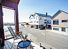 Balkon mit Blick zum Hafen