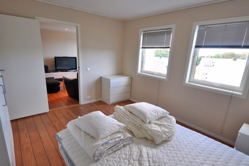 Schlafzimmer 1