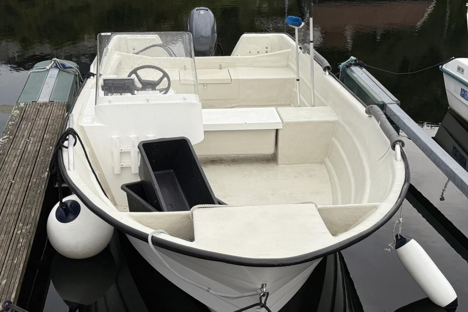 mit Kartenplotter-Echolot Garmin