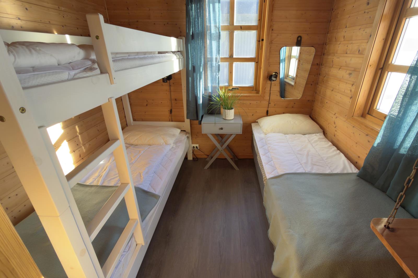 Schlafzimmer 1