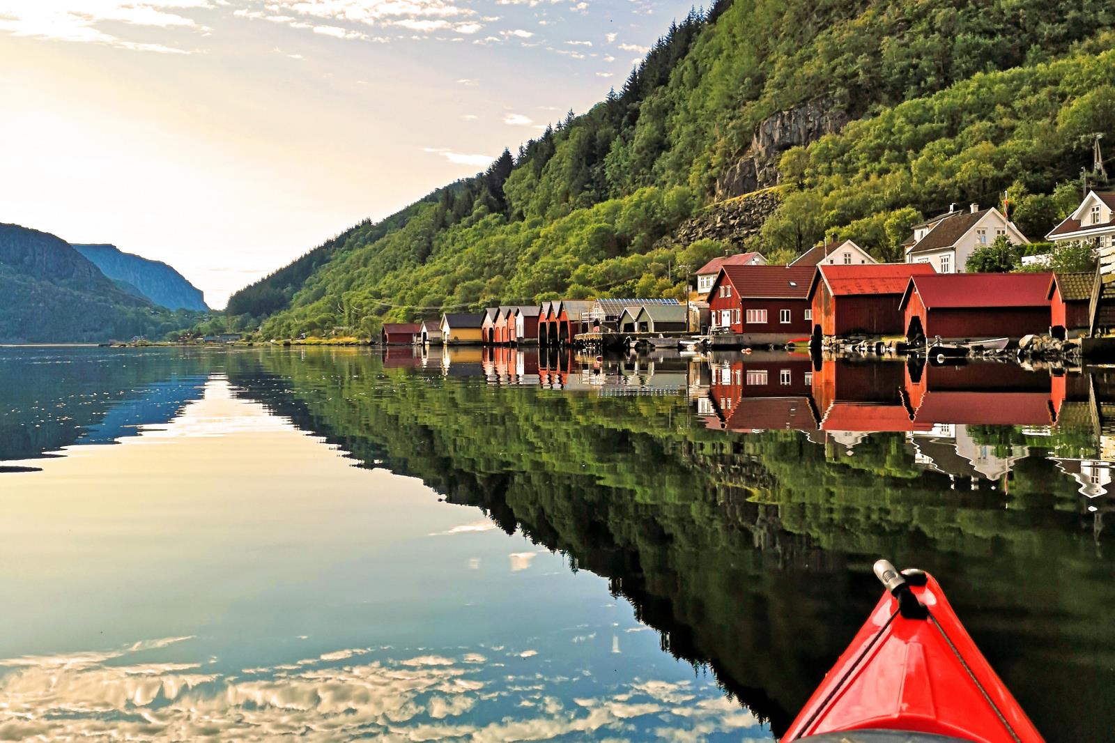 nicht weit: Sigersvoll am Eidsfjord vor Hidra, Südnorwegen