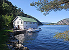 das benachbarte Ferienhaus Bolshus, das Domizil für Angler in Flekkefjord