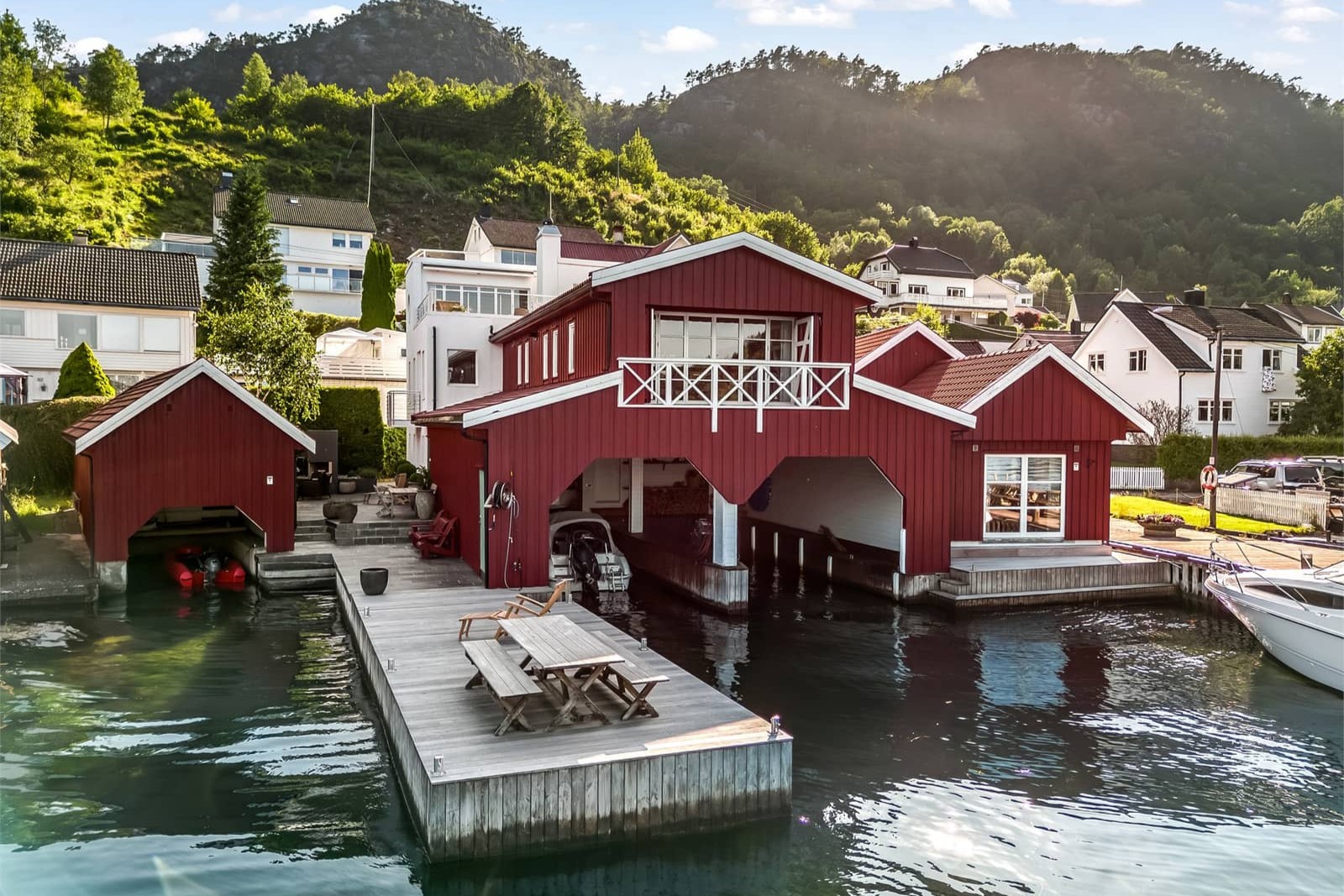 mittg, das große Bootshaus 