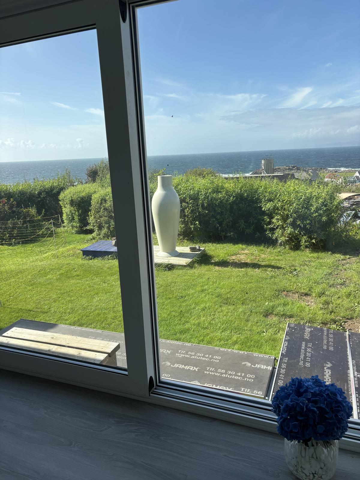 große Fenster, viel Licht