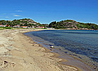 der Strand Njervesanden  in der Meeresbucht