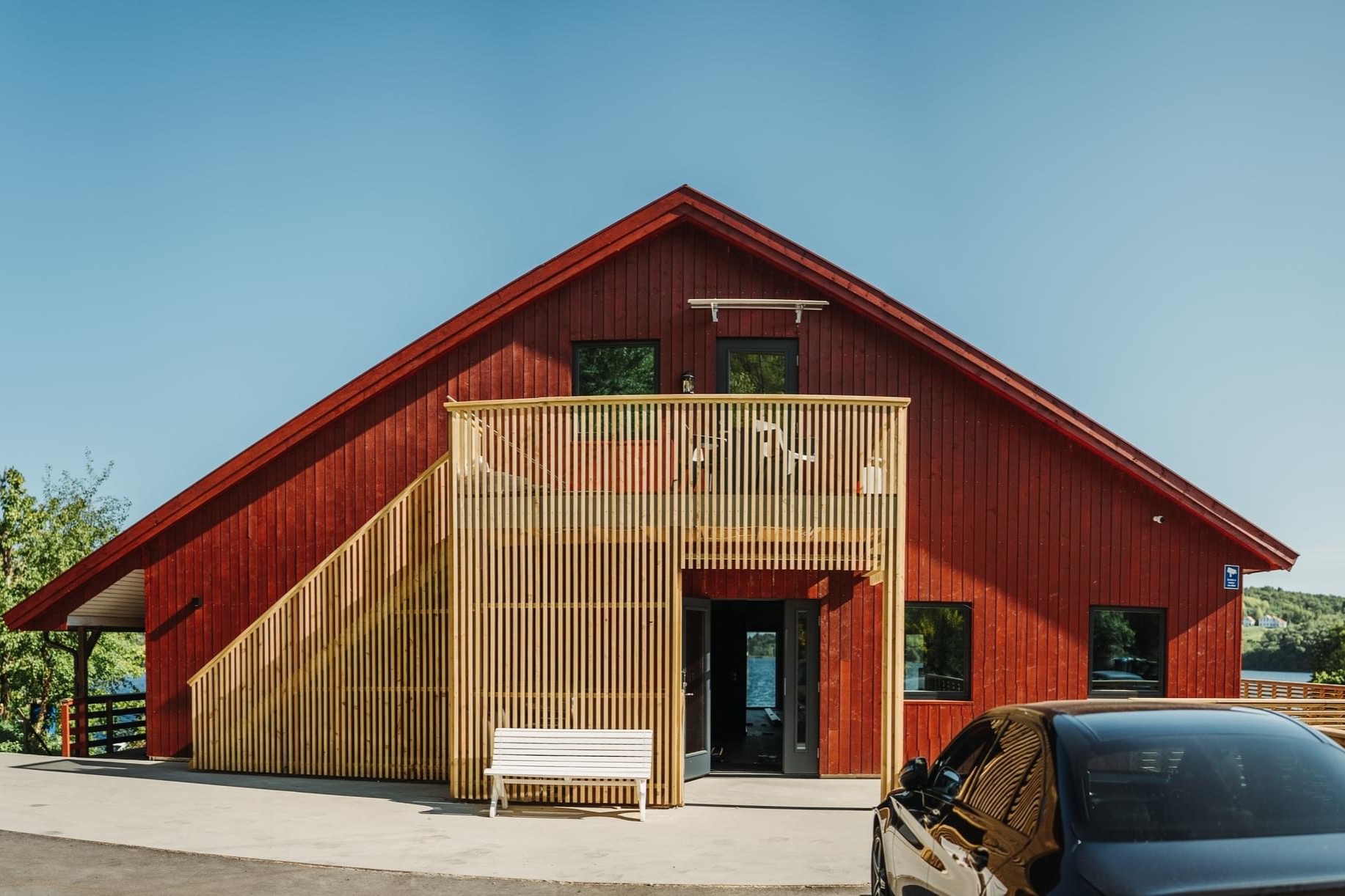 sommerlicher kleiner Restaurantbetrieb